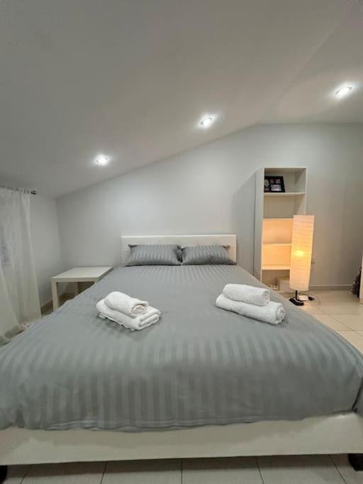 Riga'S Modern Attic Apartment Drama Exterior photo